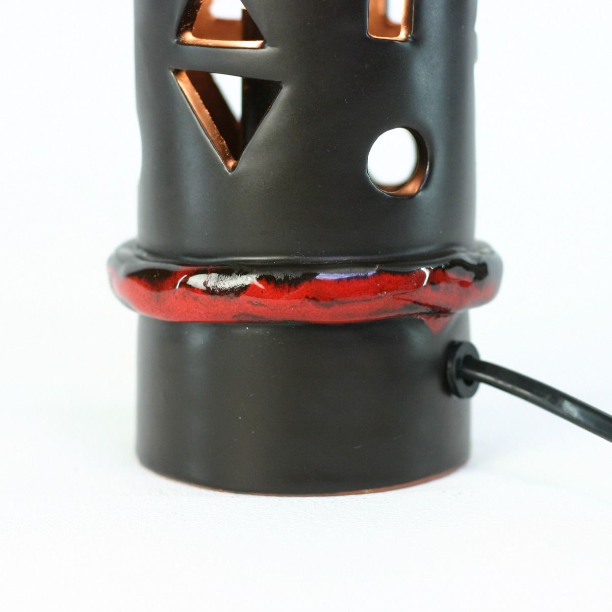 T021