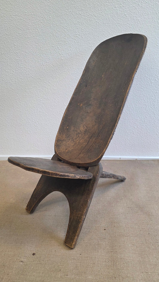 Vintage West-Afrikaanse palaverstoel met krokodilreliëf - M004