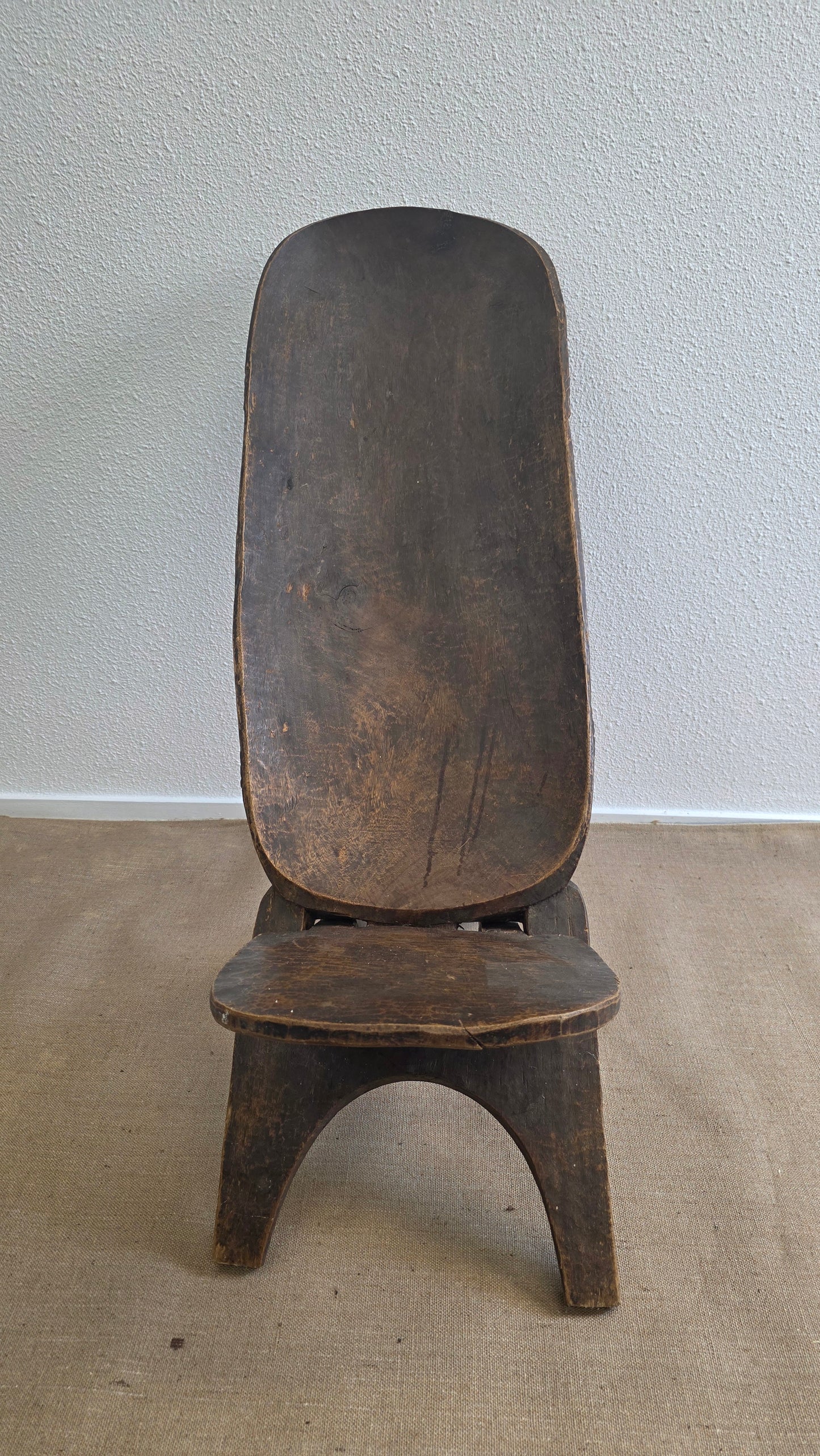 Vintage West-Afrikaanse palaverstoel met krokodilreliëf - M004