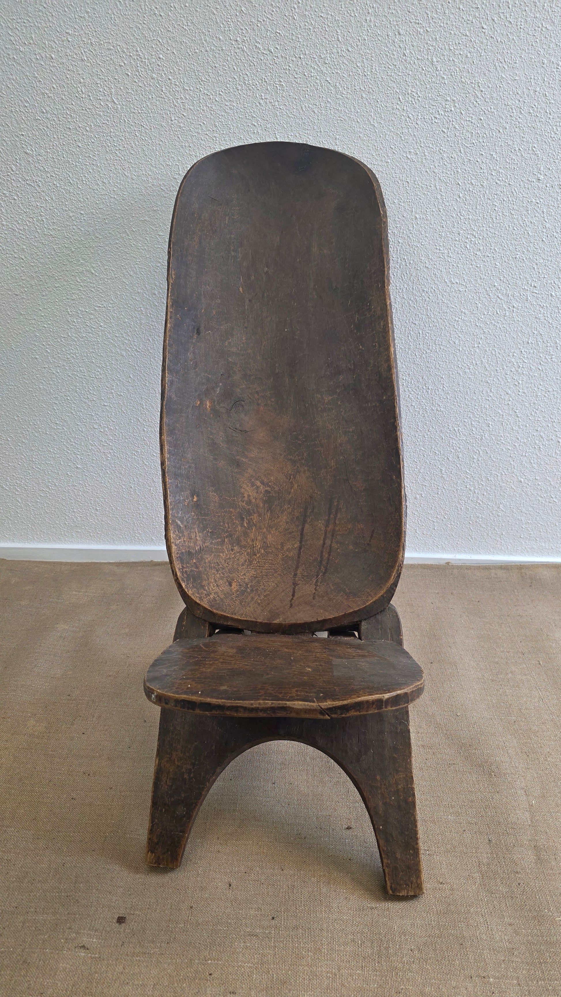 Vintage West-Afrikaanse palaverstoel met krokodilreliëf - M004