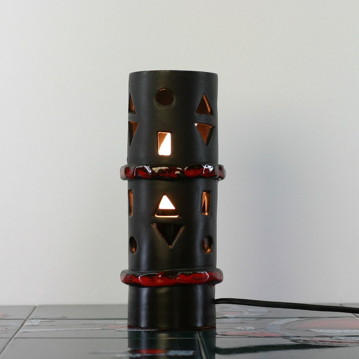 T021