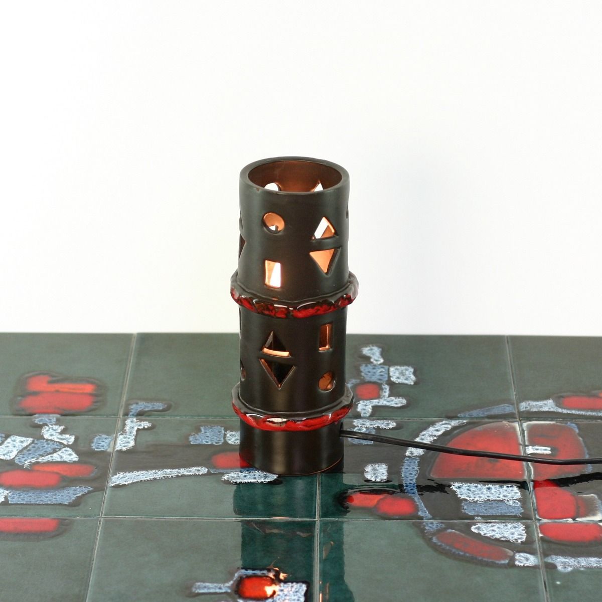 T021