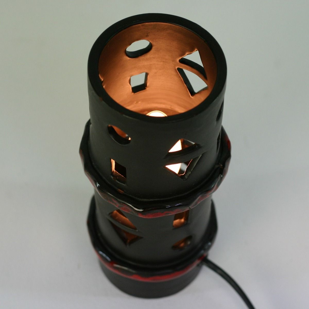 T021